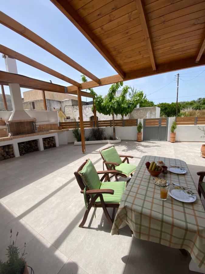 Avli House Vori Villa Buitenkant foto