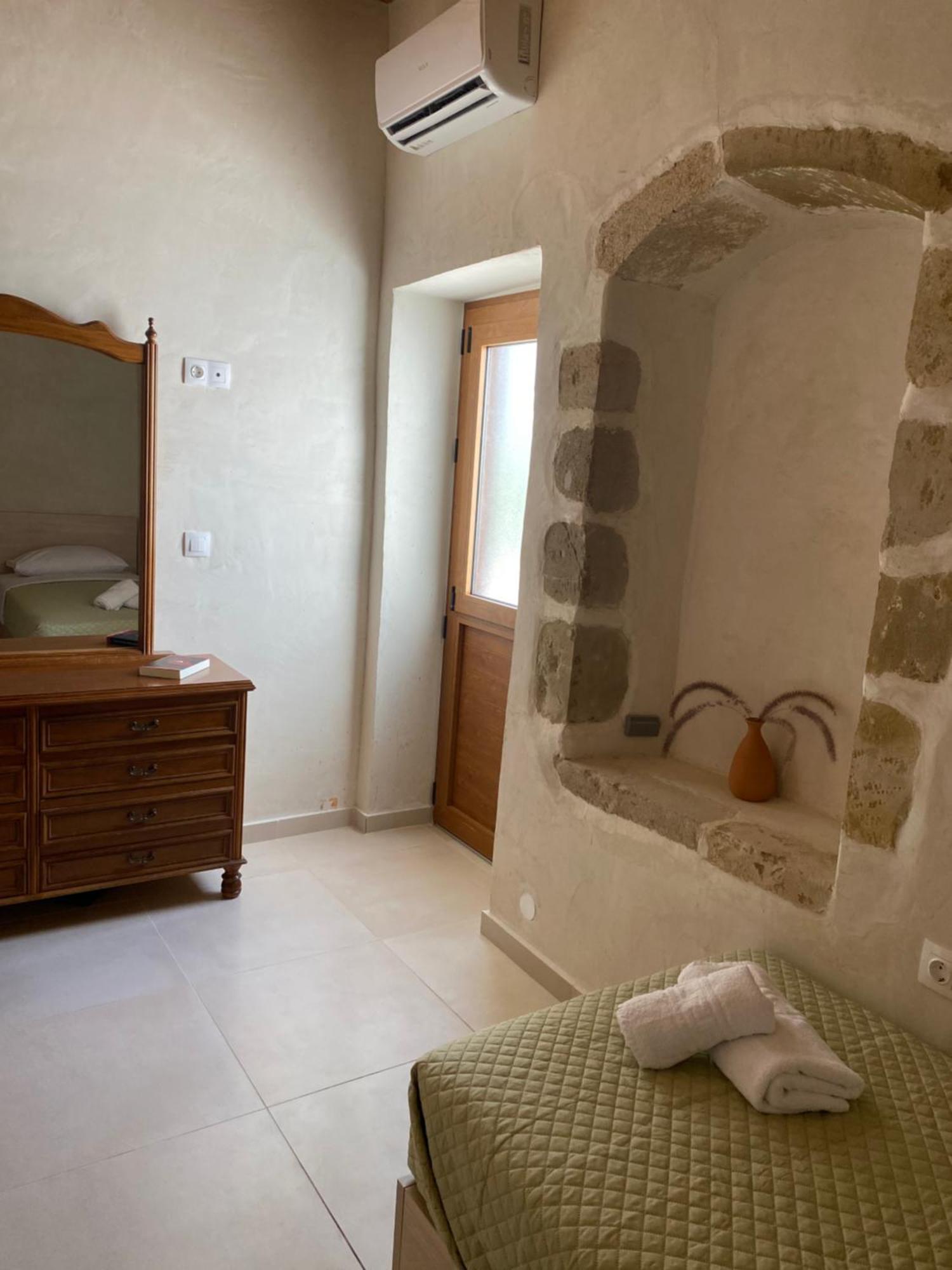 Avli House Vori Villa Buitenkant foto